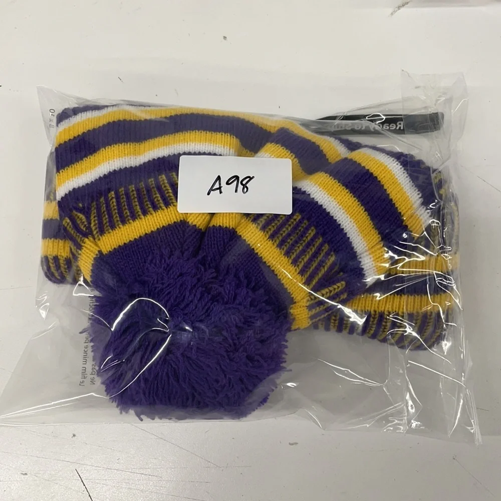 Brand New ~ NFL Vikings Beanie - Picture 3 of 3